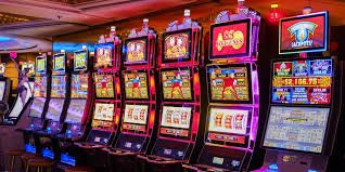 Sports betting walkthrough on 12 apk shown on a Philippine player's phone